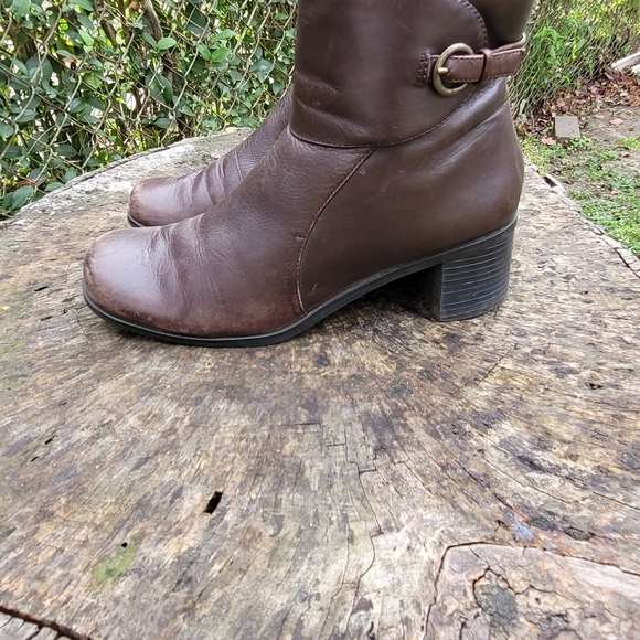 Women Vintage Brown Leather Ankle Boots By Croft and Barrow Size 7M/Women Leathe - Picture 5 of 8
